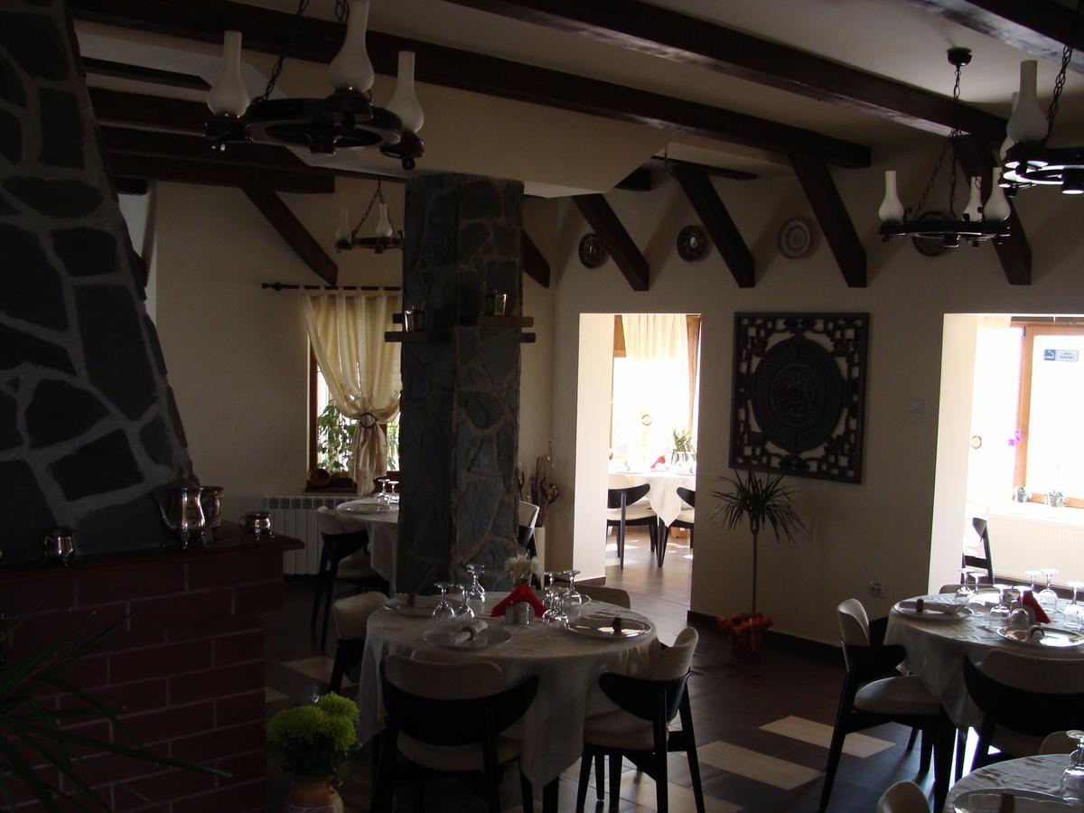Pensiunea Taverna Bucium ยาช ภายนอก รูปภาพ