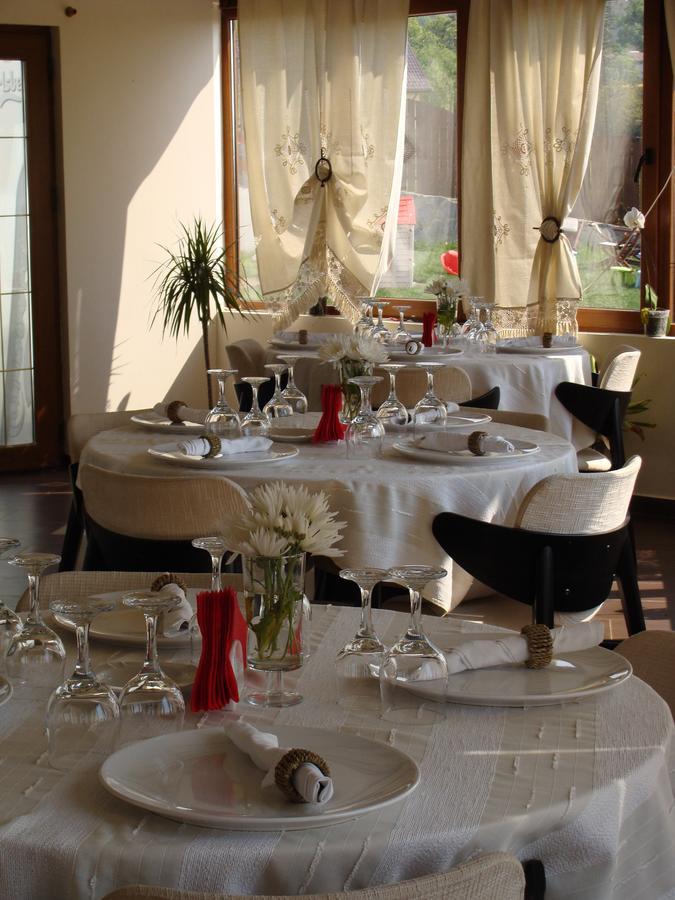 Pensiunea Taverna Bucium ยาช ภายนอก รูปภาพ