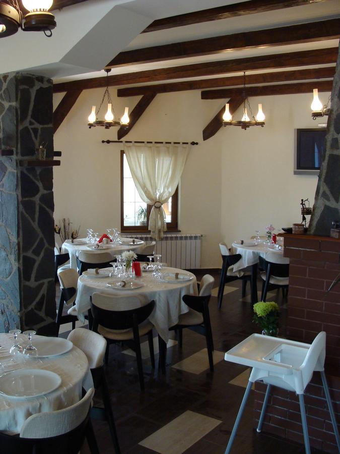 Pensiunea Taverna Bucium ยาช ภายนอก รูปภาพ