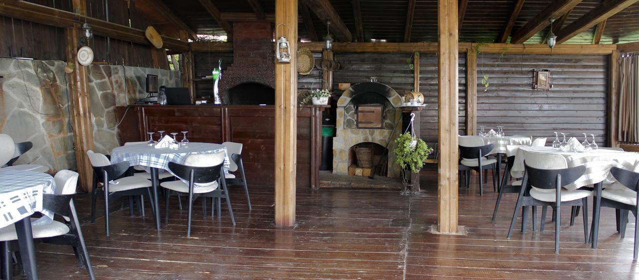 Pensiunea Taverna Bucium ยาช ภายนอก รูปภาพ