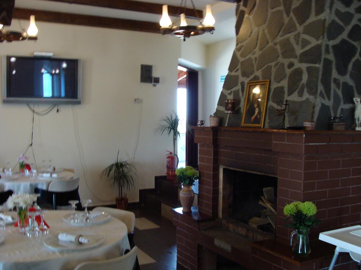 Pensiunea Taverna Bucium ยาช ภายนอก รูปภาพ