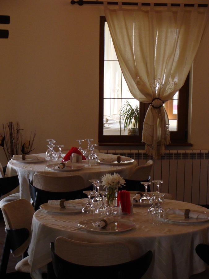Pensiunea Taverna Bucium ยาช ภายนอก รูปภาพ